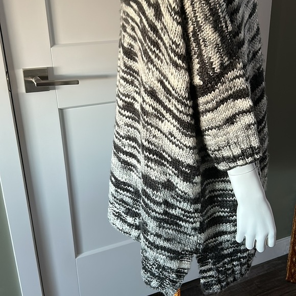 Gypsy 05 Hollywood Zip Cardigan w/pockets - Picture 10 of 15